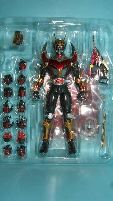 SH Figuarts 仮面ライダー龍騎サバイブ Amazon.co.jp: S.H.Figuarts 仮面ライダー龍騎サバイブ