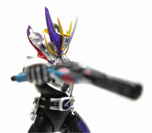 S.H.Figuarts(真骨彫製法) 仮面ライダー電王 ソードフォーム/ガン