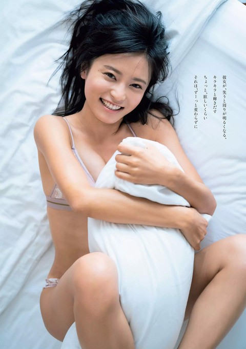 こじるりこと小島瑠璃子さんのグラビア画像30選 チェキ撮れるアイドルの写真たち