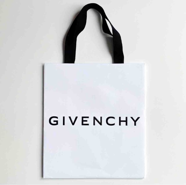 GIVENCHYホリデー2022有料BOXラッピングはどんな感じ？【写真10枚