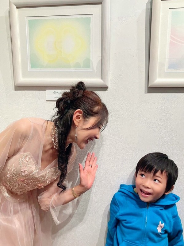 Chieart 「愛と祈り」原画 個展の様子と聖地ツアー : ChieArt Diary