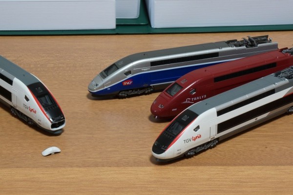 TGV 6両　kato ライト点灯動力動作確認済　ジャンク品扱い 大人気アイテム ライト点灯動力動作確認済 kato 6両 TGV