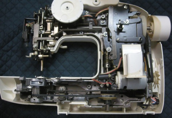 ブラザーミシン修理 El127 Ps 15e 異音 音がうるさい ミシン修理 小さなミシン修理専門店