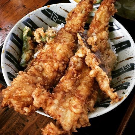 鴨川６ 定食屋のアジフライや穴子天丼を経て 〆は鮨屋で再び地魚握り 酒徒善人