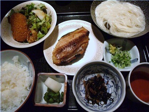 揖保乃糸 庵 銀座 マグロカツ定食 日替りランチ 今日もおいしいものを求めて