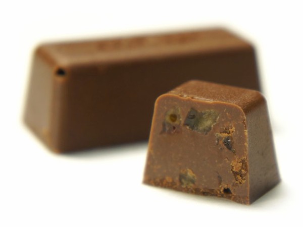1900年代オランダ製ヘーゼルナッツ型ボンボン用チョコレートモールド