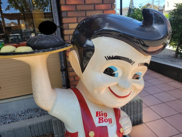 ビッグボーイ キャラクター像 リニューアルオープン】