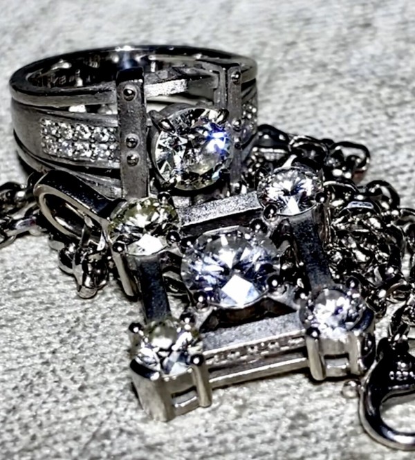 C4F64DB3-288C-4C65-8DC1-EE0B3D08F6B4