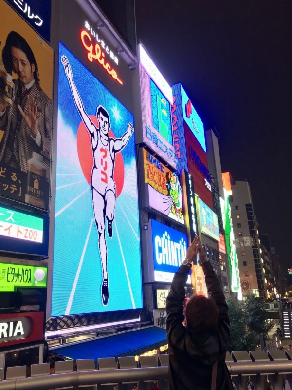 492DB7E9-280C-4BA7-85AA-9C770D296551