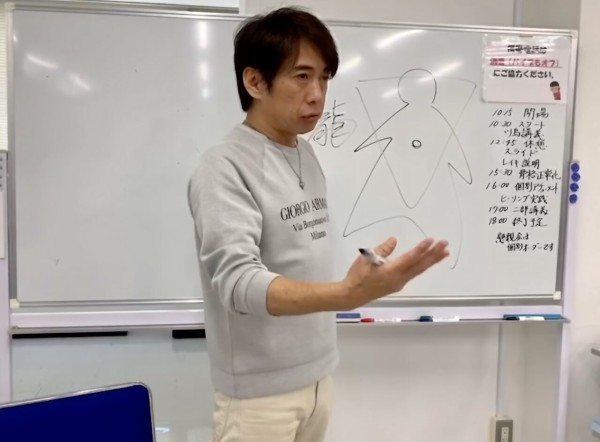 EBB0727F-7319-4D66-ABB1-0E2589F1C73B