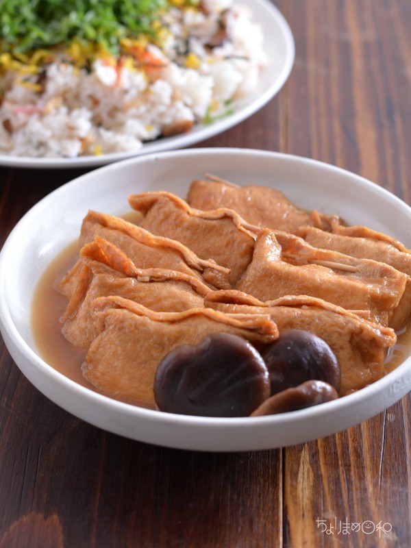 市販のいなり揚げでいなり揚げ豆腐煮が美味。と鮭フライ・ちらし寿司の