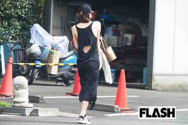 米倉涼子の墓参りの格好 セクシー過ぎ問題 あごひげ海賊団