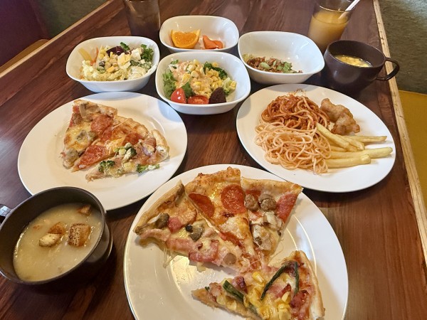 北谷町】砂辺の老舗ピザ食べ放題のお店「Pizza in Okinawa(ピザイン