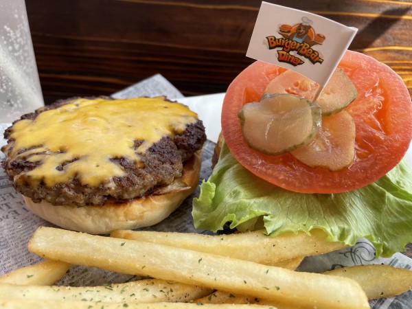 北谷町美浜デポセントラルの『Burger Bear Diner』で「ベビーバーガー