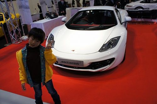 愛媛輸入車ショー 薔薇とエンジン