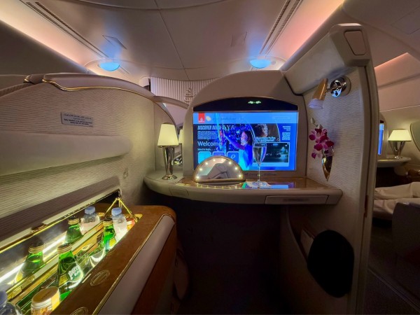 エミレーツ航空 ファーストクラス 機内設備・アメニティ・シート