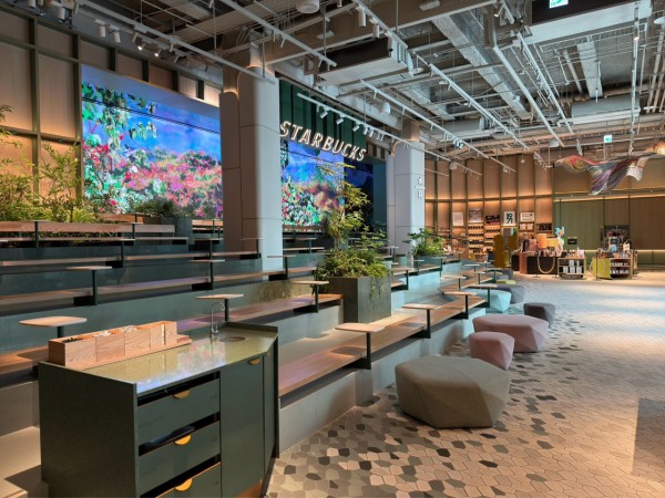 台北の新観光スポット スターバックス リザーブ DREAM PLAZA台北店
