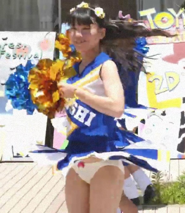 チアリーダー　パンチラ お顔が激かわ！ かわいい処女女子女子高生チアガールが純白パンチラ、赤いおリボンもくっきり : ちょっとエッチなブログ