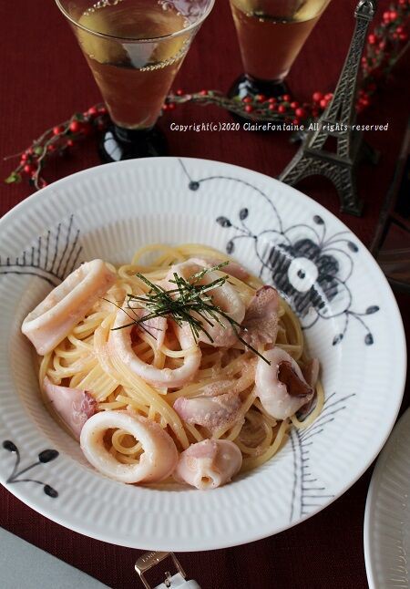 いか明太のクリームスパゲティ と チキンの猟師風煮込み Clairefontaine