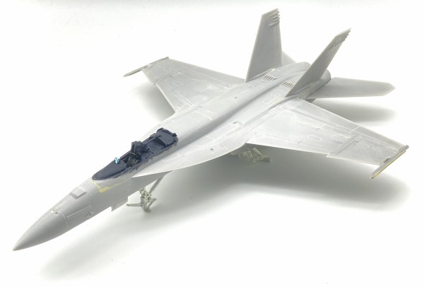 1:72 F/A-18E Super Hornet 