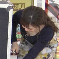 江藤愛アナ 前かがみで胸チラ、ブラチラ、谷間チラ！！【GIF動画あり ...
