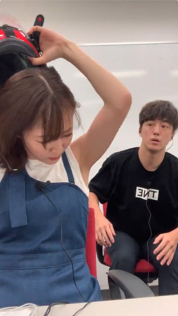 滝菜月アナ インスタライブで脇全開 Gif動画あり アナきゃぷ速報
