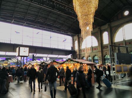クリスマスマーケット チューリッヒ中央駅 コロラド挑戦記 ワーキングマザーさくらの日々