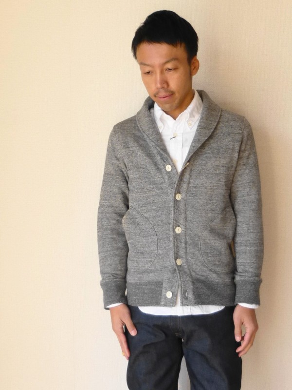 ショールカラーカーディガン、襟があるってすごく便利ですね【O