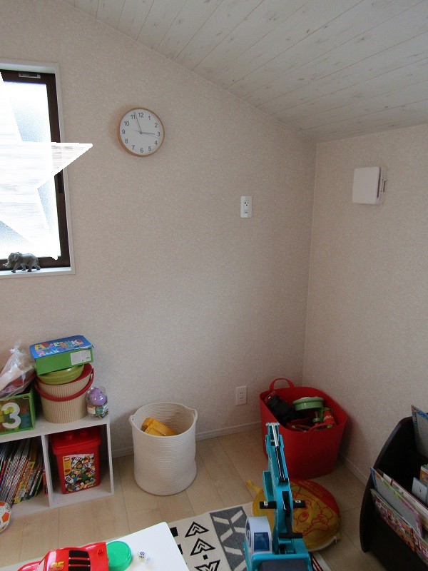 子供部屋にシンプル曲木時計 と 玄関先ガーデニング 彡 大好き北欧な暮らし Powered By ライブドアブログ