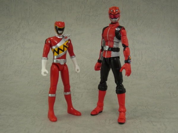 キョウリュウジャー ディノチェイサー＆キョウリュウレッドセット Amazon | 獣電戦隊キョウリュウジャー ディノチェイサー&キョウ