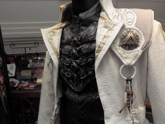 牙狼 Garo 魔戒烈伝 放送開始 ｊａｐ工房では放送を記念して直営店guild Unitで 牙狼 Garo 衣装展を開催 Jap工房 Official Blog