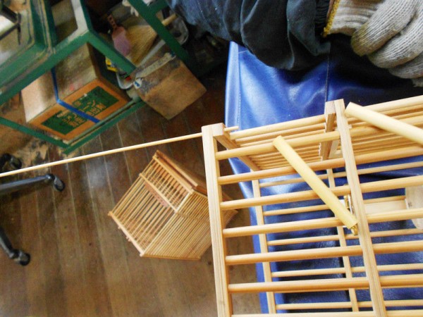 竹製 名人鳥籠 鳥籠職人 倭文鬼久美 倭作 シドリ 尺2 鳥カゴ 未使用品 竹製 名人鳥籠 鳥籠職人 倭文鬼久美 倭作 シドリ 尺2 鳥カゴ 未