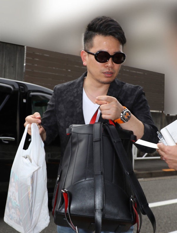 文春 宮迫博之 不倫報道 相手はモデルの小山ひかる 26 二人の女性と交互に密会 気になる芸能まとめ