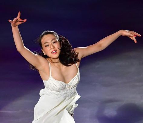 浅田真央　オッパイ 