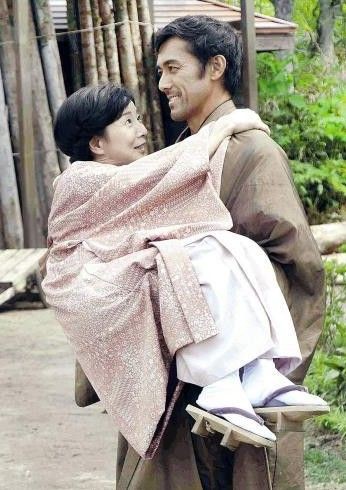 画像 吉永小百合 お姫様抱っこ 人生初めて 阿部寛 緊張 気になる芸能まとめ