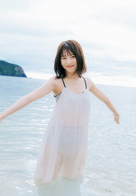 画像】浜辺美波さんの初写真集、水着姿を披露！ : 気になる芸能まとめ