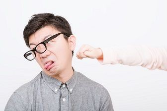 振り上げた拳を下すのは難しい 心理カウンセラー 大門昌代オフィシャルブログ