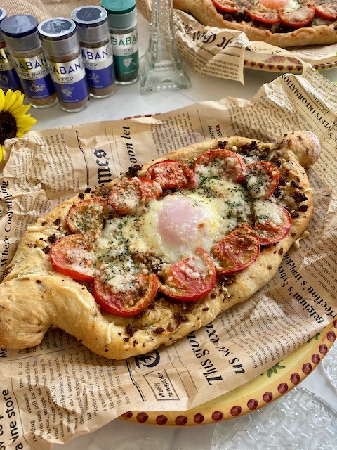 ピッツァの起源 トルコの ピデ でボリューム朝ごはん ローマのおいしい生活in東京 Powered By ライブドアブログ