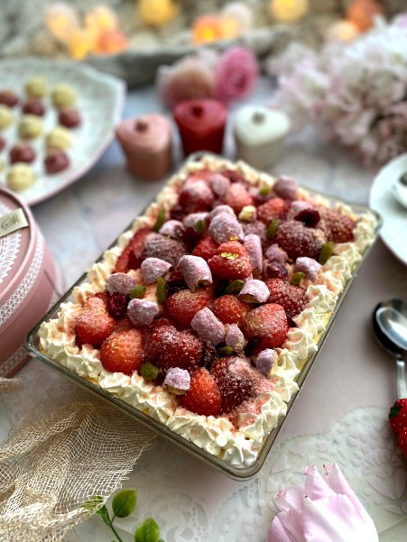 春の香り 色々のっけたいちごのティラミス ローマのおいしい生活in東京 Powered By ライブドアブログ