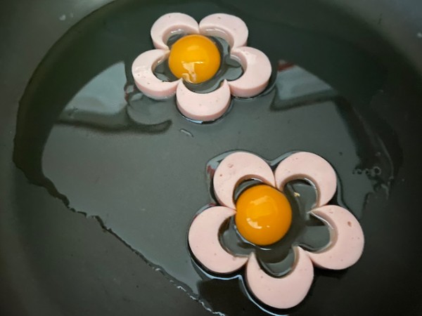 ケチャップライスに魚肉ソーセージとうずらのお花でかわいすぎる夫弁当 ローマのおいしい生活in東京 Powered By ライブドアブログ