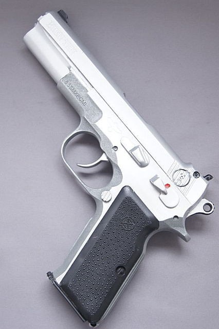 マイアミバイス」ソニー・クロケットのブレンテン : Hollywood hero's Gun