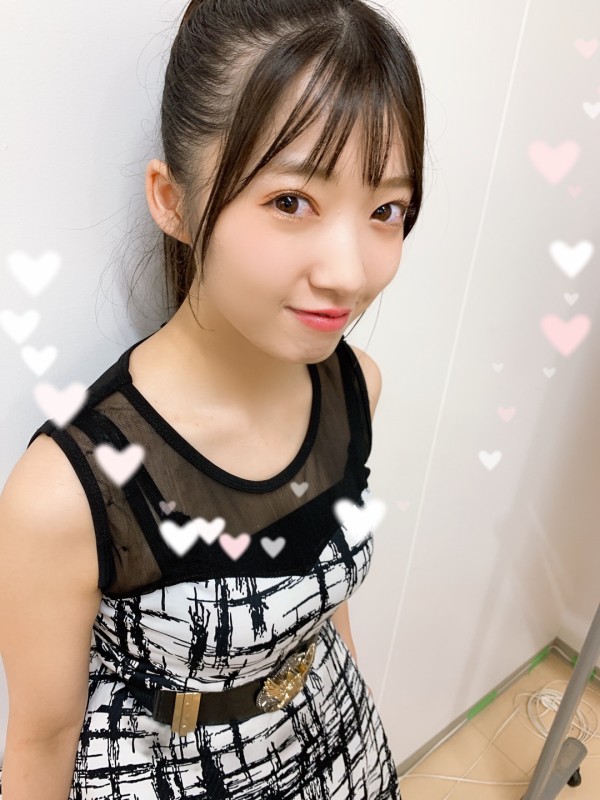 つばきファクトリー 山岸理子 全身タペストリー 等身大1/1スケール