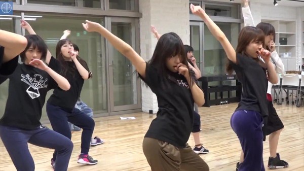 モーニング娘。'17】石田亜佑美と小田さくらのプリッとしたお尻w