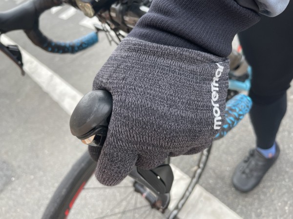 Morethanの「ニットウォータープルーフグローブ」を使い倒して
