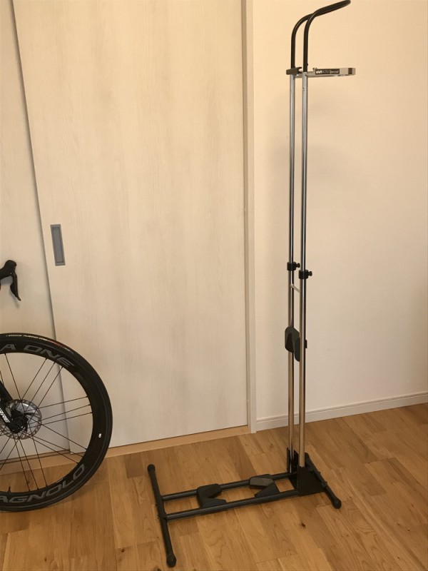 縦置きロードバイクスタンド、丸八工機の「A01V Special」を使っ