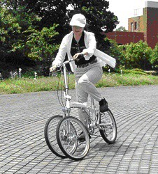 珍奇且つユニークな乗り物！Land Walker ユーティリティ3輪自転車です。 珍奇且つユニークな乗り物！Land Walker ユーティリティ3輪