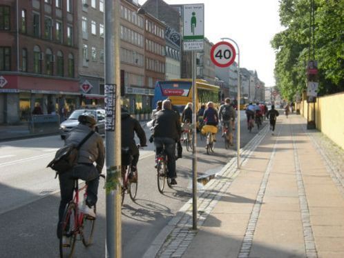 自転車レーンが必要かどうか サイクルロード 自転車への道