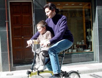 子どもは単なる荷物とは違う : サイクルロード ～自転車への道