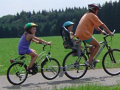 子供といっしょにどこ行こう : サイクルロード ～自転車への道