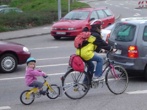 子供といっしょにどこ行こう : サイクルロード ～自転車への道